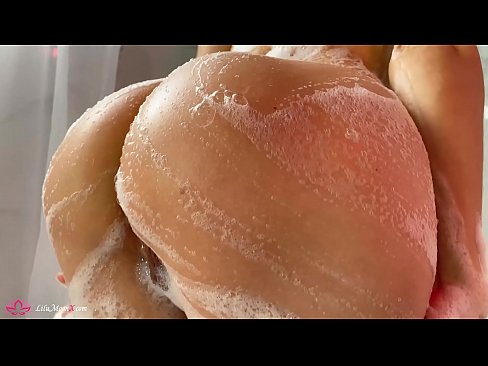 ❤️ Brineta masturbira macu vibratorom do intenzivnog orgazma pod tušem Analni porno kod nas ﹏